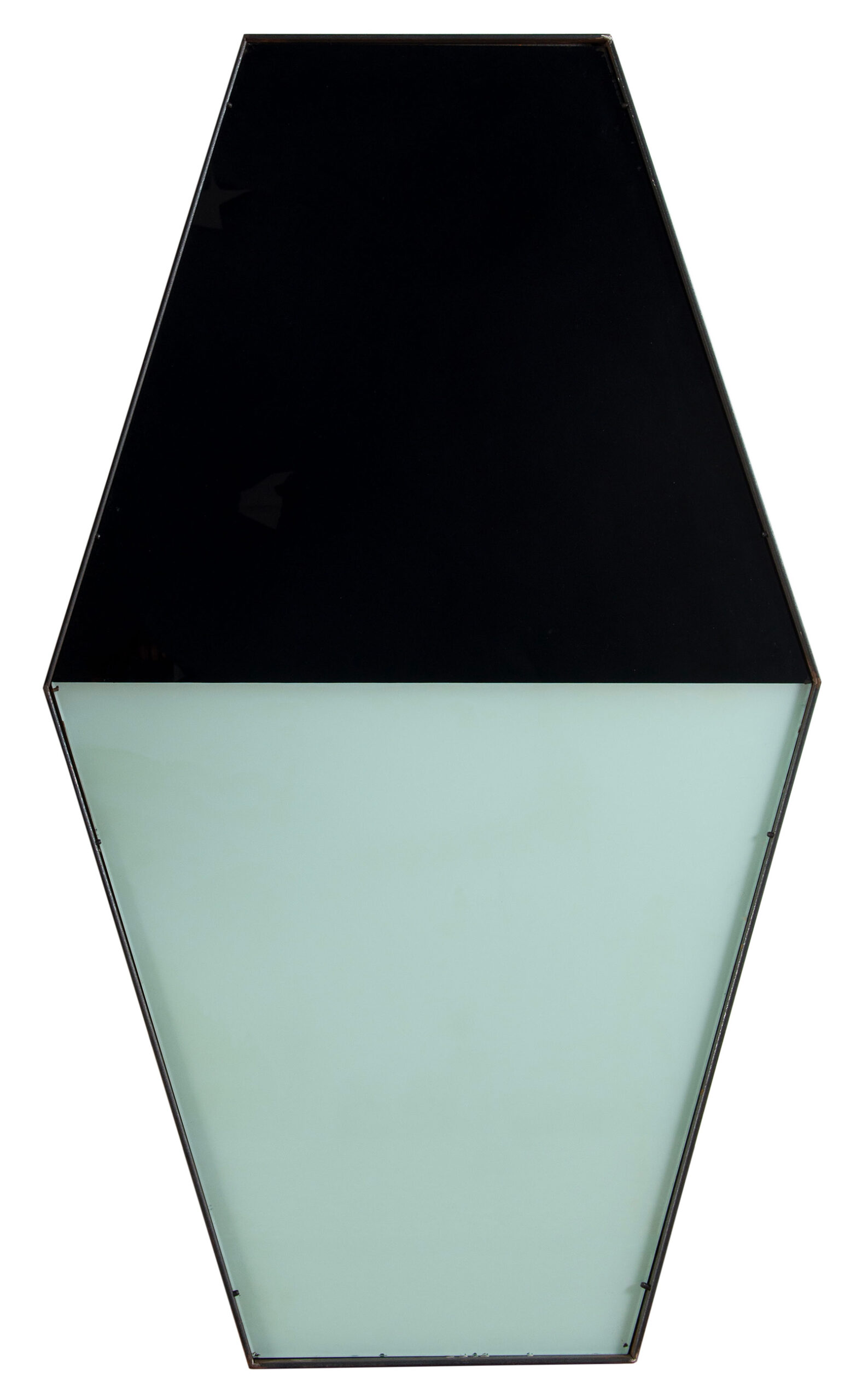 "Orizzonte", smalto su cristallo di Alberto Garutti, 1990.