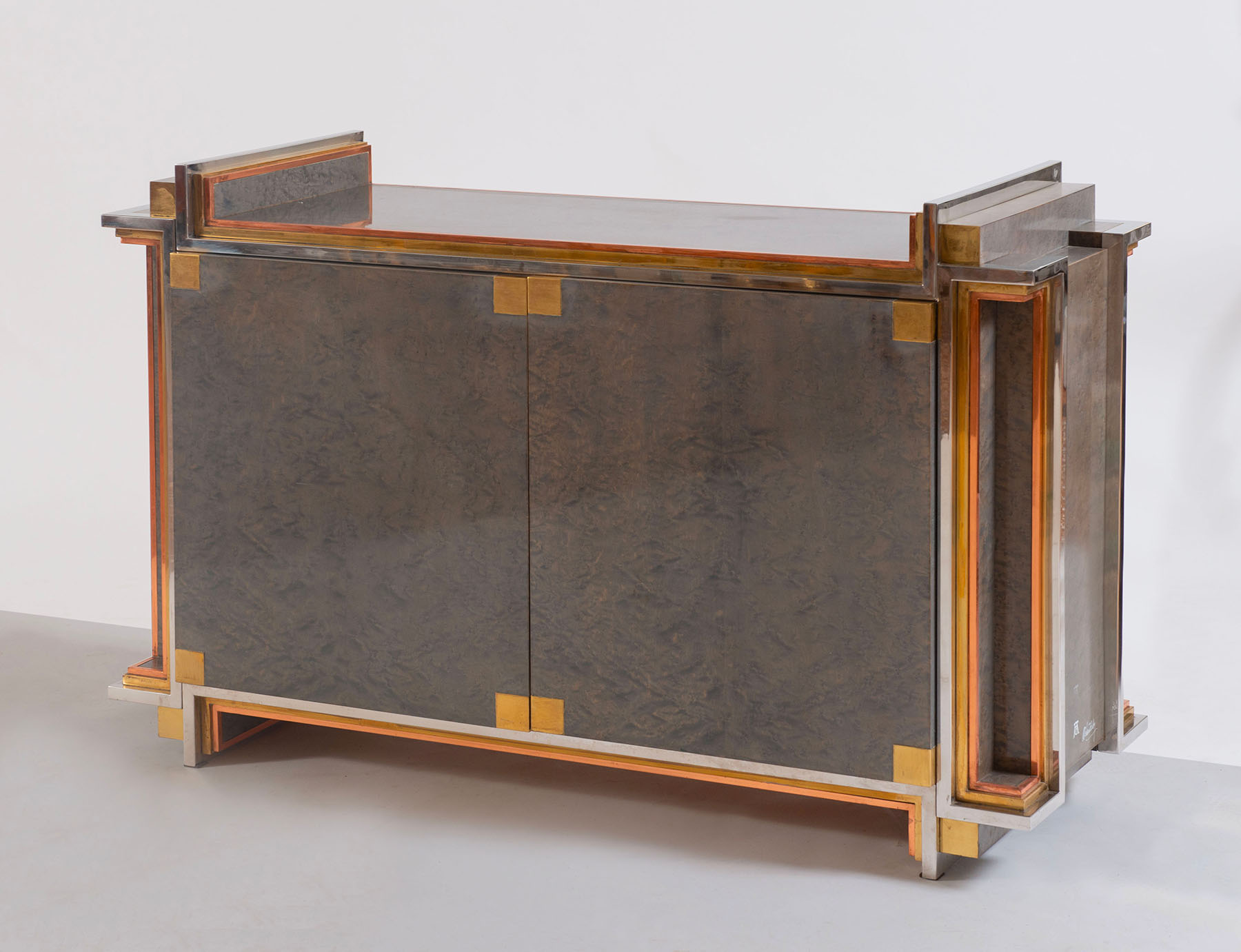 Credenza a due ante AD362 in legno di Alain Delon per Maison Jansen, 1972.