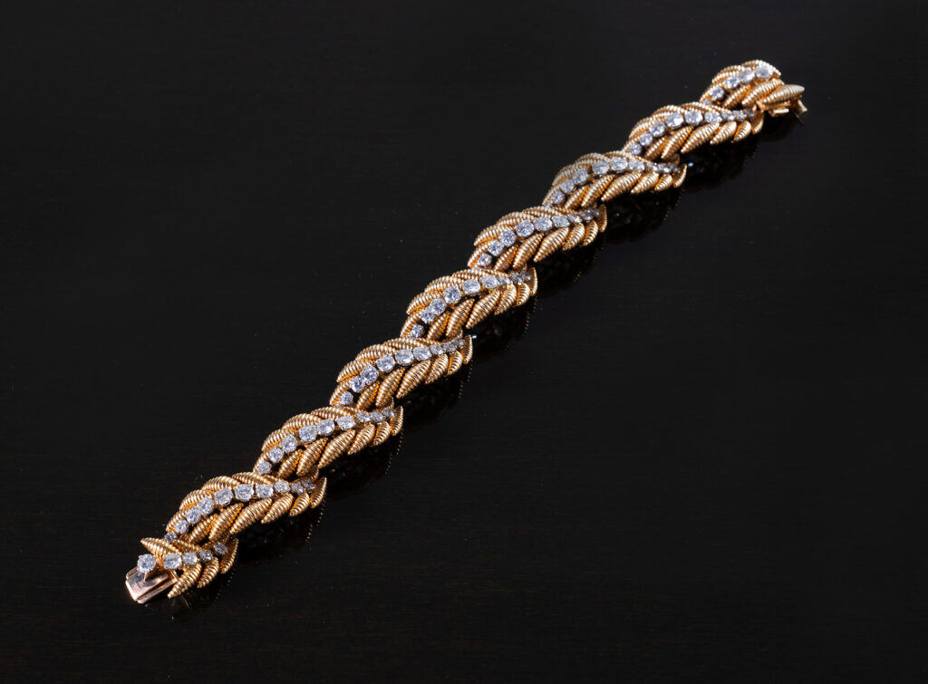 Bulgari, Bracciale in oro 18kt e brillanti 5ct.