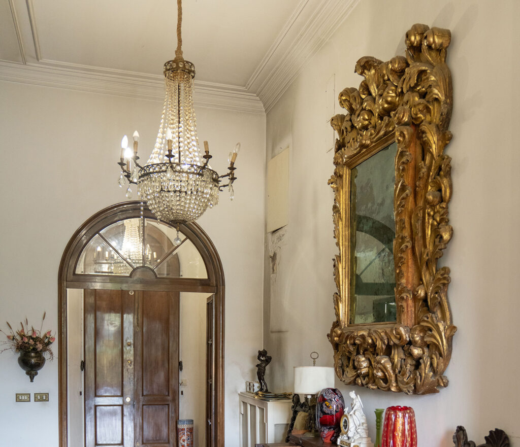 imponente-specchiera-asta-88-gregorys