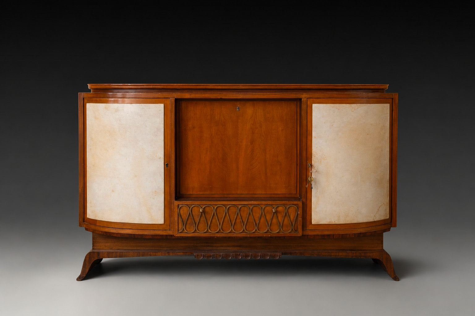 Melchiorre Bega credenza fine anni 30 in legno impiallacciato con ante in pergamena