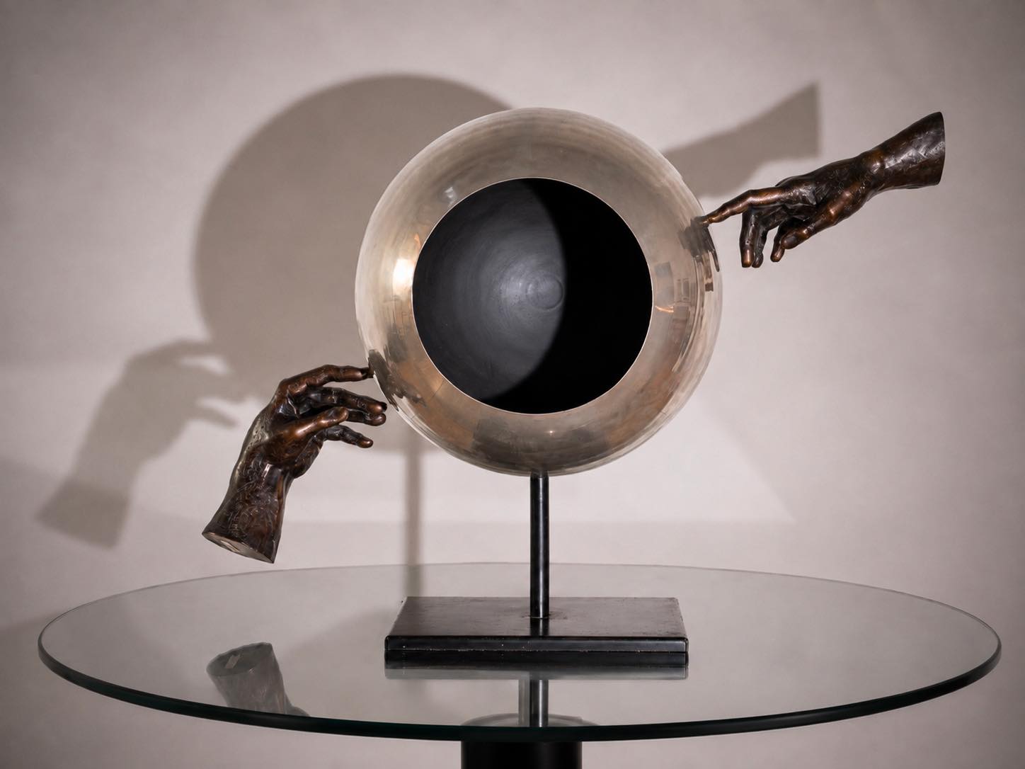 Raimondo Rimondi, "Silenzio n.3: Quel giorno che...", scultura in bronzo e acciaio, 1985